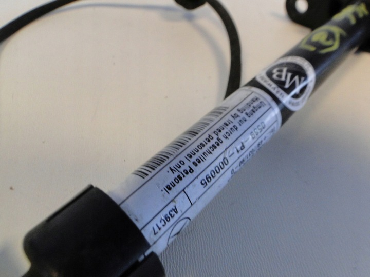 фото №8, Mercedes патрон / заряд піротехнічний капота a1669060002 gls 166 gle 292 ml gl gle