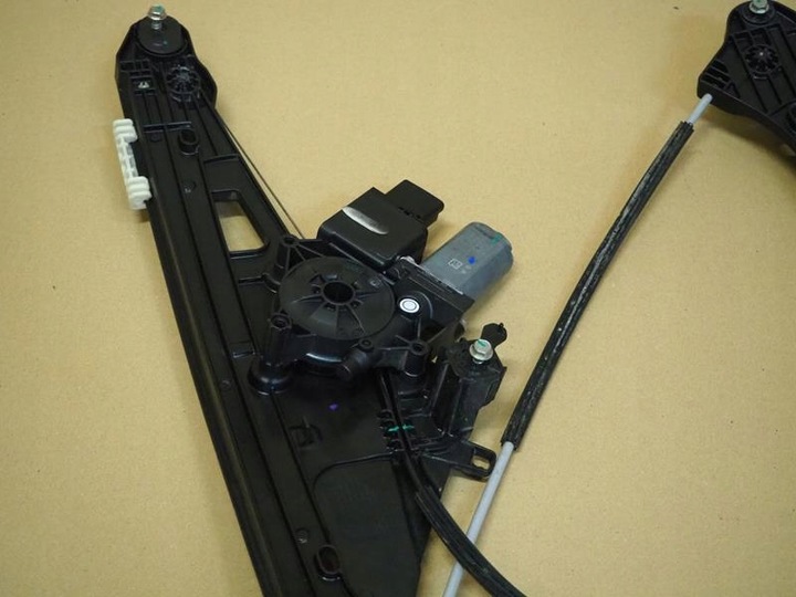 фото №2, Механизм стёкла левый перед opel grandland x