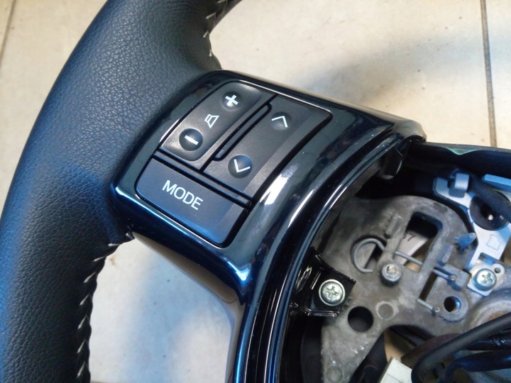 фото №16, Руль toyota yaris iii рестайлинг. кожа з круиз-контроль оригинал.