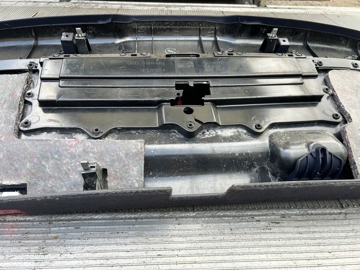 фото №13, Захист оббивка багажника audi a6 c5 універсал синя