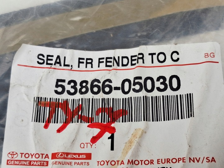 фото №9, Toyota avensis t27 завершення крила перед праве 53866-05030 нове oem номер