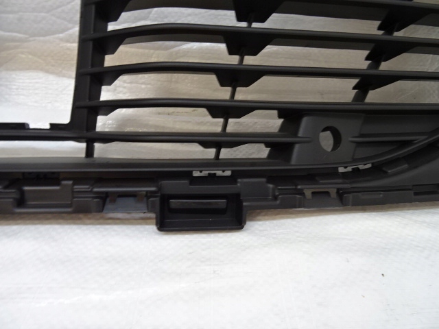 фото №8, Peugeot 2008 ii p24 решётка бампера средняя решётка