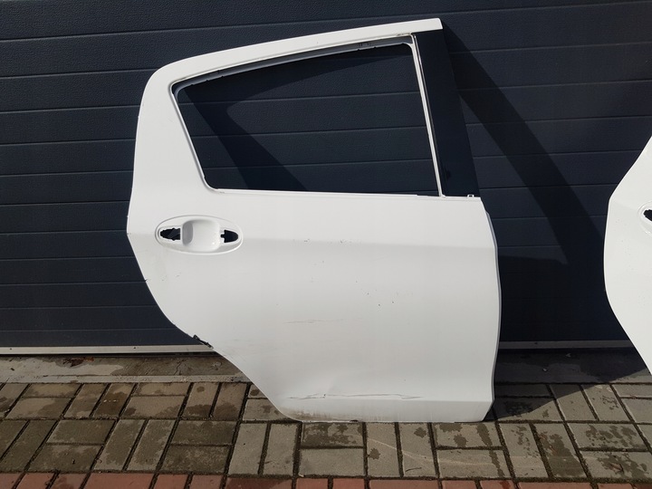 фото №1, Дверь правые правые зад задние toyota yaris iii 3 r
