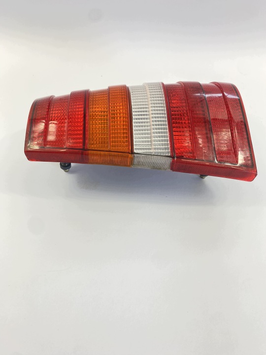 фото №10, Фара задняя правая зад пассажира mercedes w124 универсал s124 1248204464 повреждённый