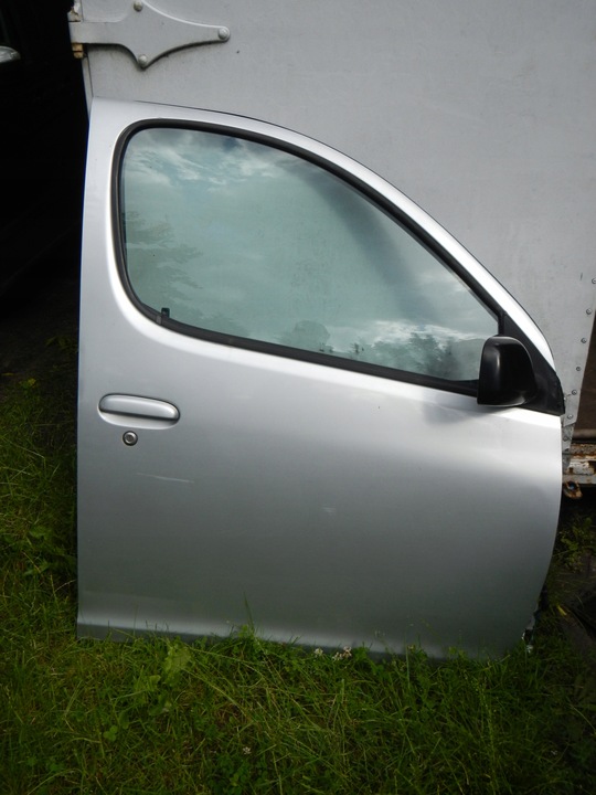 фото №1, Двері перед праві toyota yaris verso комплектні