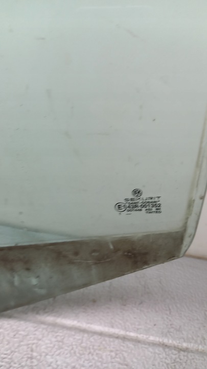 фото №3, Стекло левая зад vw golf iv 01r 1.6b