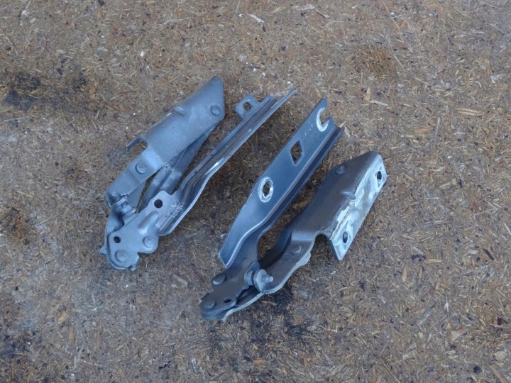фото №7, Vw golf v петля петлі капота праве ліве комплект 1k0823301c 1k0823302c
