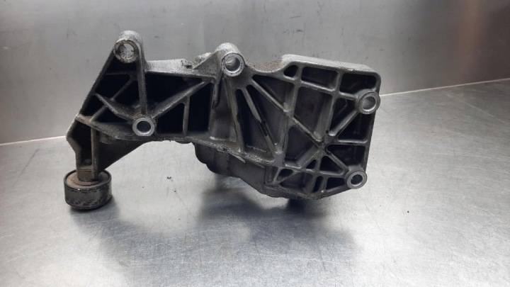 фото №6, Кронштейн двигуна 7700113574 renault scenic i 1.9 dci