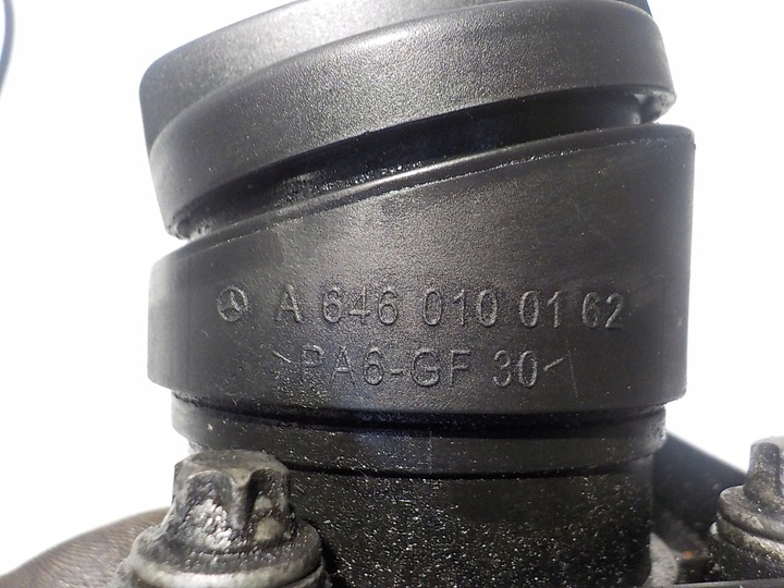 фото №3, Mercedes w203 2.2 cdi вентиляція картера заливна горловина масла a6460100162