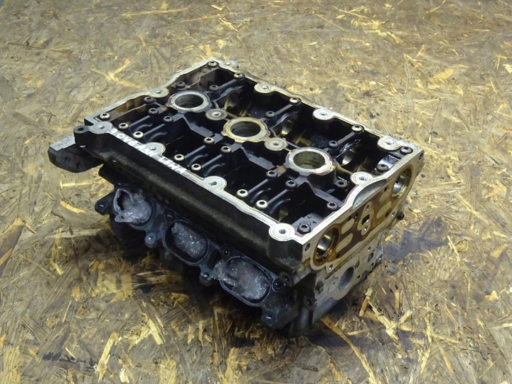 фото №3, Audi a4 b6 b7 3.0 v6 asn 01-04 головка ліва рамка