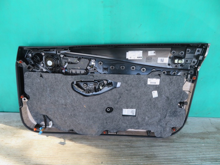 фото №10, Боковина дверь левый перед mercedes w205 amg купе c класс 17r