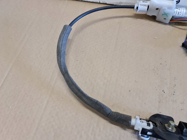 фото №2, Натягувач ременя перед audi a8 d2 4d0857833