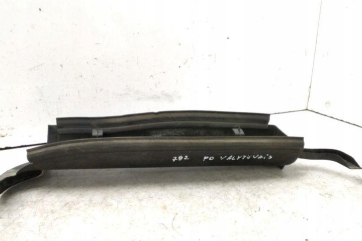 фото №8, Пластик дворник передних alfa romeo gt 937_ 46558848 1.9l дизель