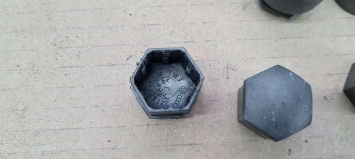 фото №12, A6 c7 4g накладки na гвинти 4f0601173a ключ 17 20 штук a4 b8 b9 a5 q5 q3