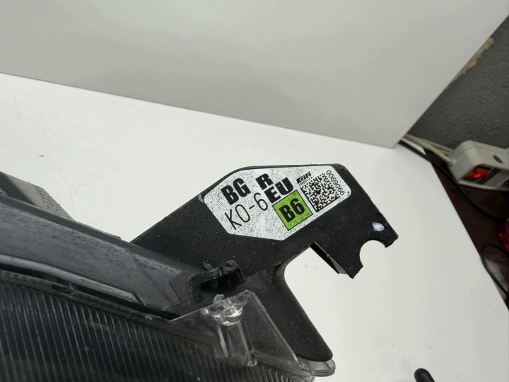 фото №13, Toyota yaris iv 4 фара передня праве перед k0-6eu