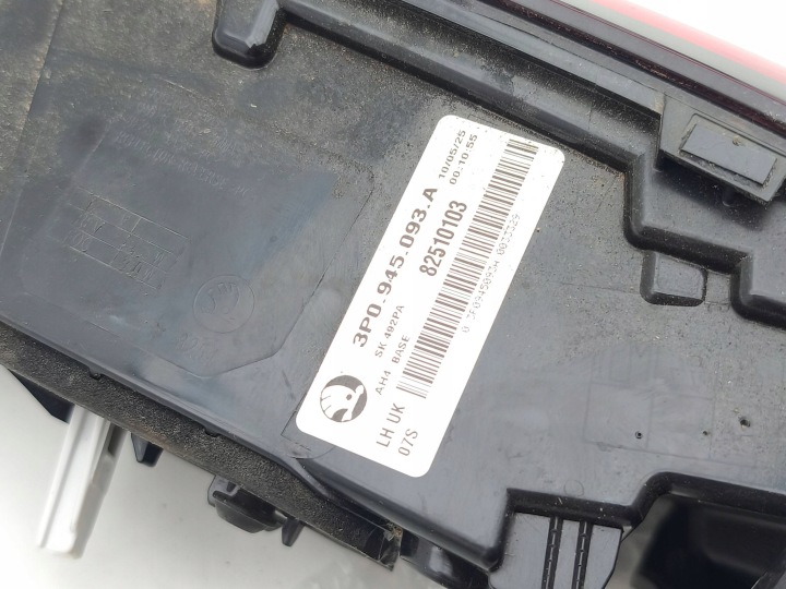 фото №8, Skoda superb b9 2025 фара задня w кришка багажника 3p0945093a