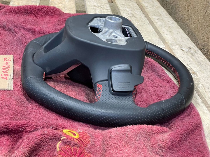 фото №11, Ford kuga mk3 iii 19- focus mk4 iv 18- st-line кермо пелюстки червона