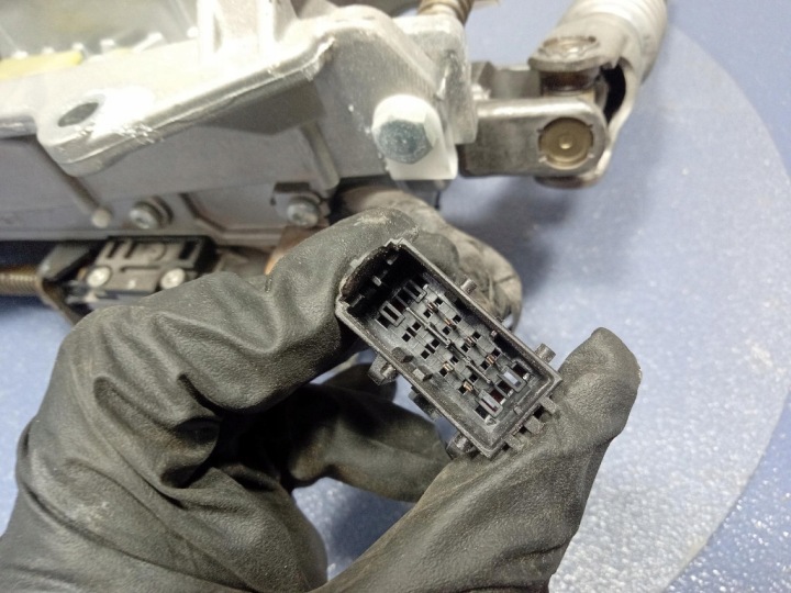 фото №5, Maserati levante рулевая колонка 06700339440 823238