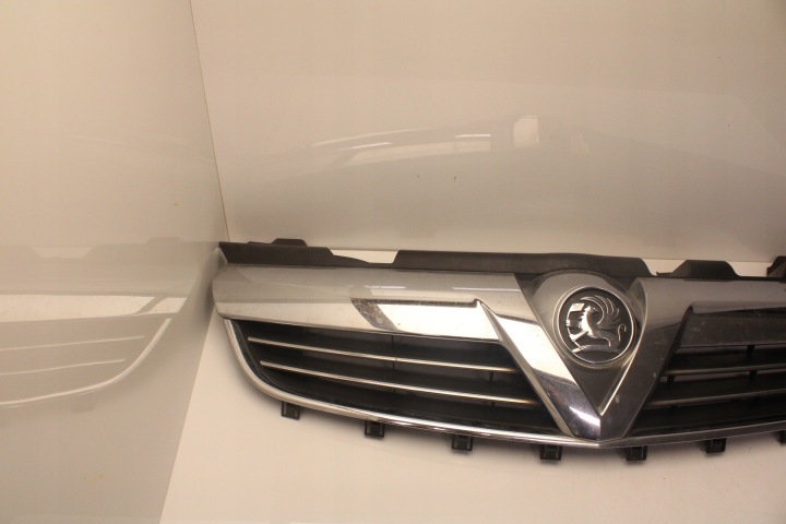 фото №4, Решітка радіатора opel zafira b рестайлінг 2008r- 13247327 13247331