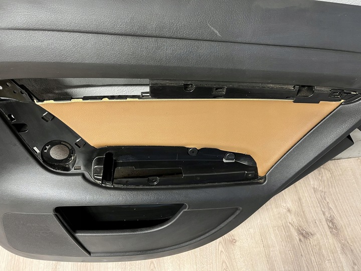 фото №7, Audi a6 c6 4f боковина оббивка двері праві зад шкіра 4f0867306