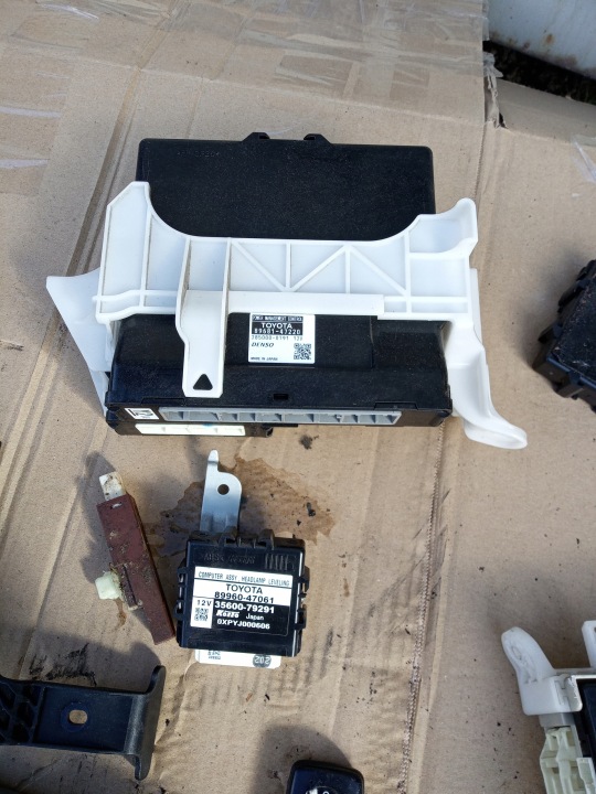 фото №8, Toyota prius iii 09-15 ключ иммобилайзер блок управления двигателем (ecu) 1,8 гибрид