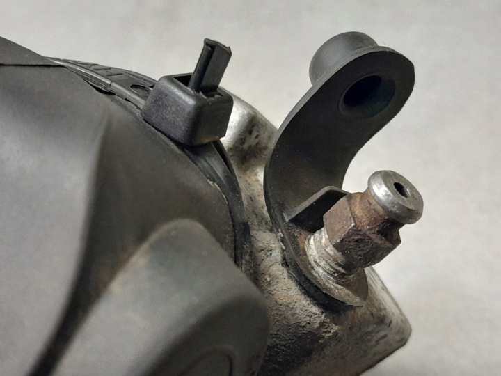 фото №6, Супорт гальмівний праве зад peugeot 206 1.6 sw