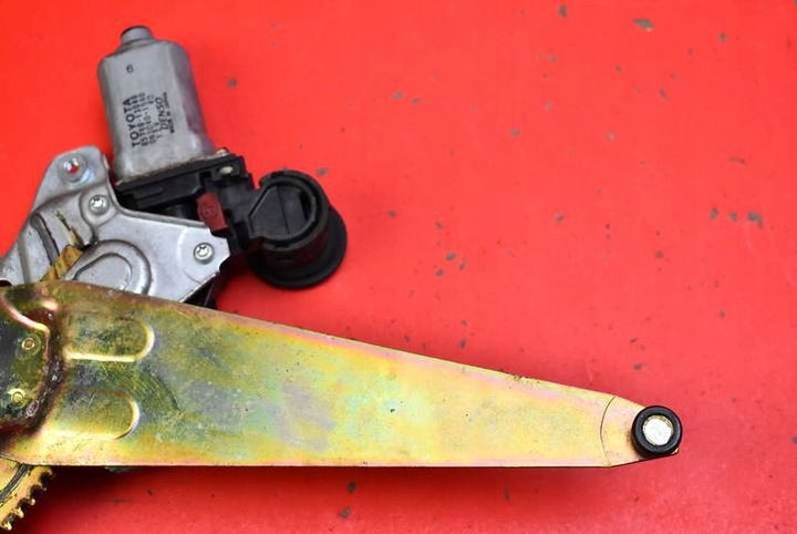 фото №7, Подъемник стекла левый зад 85710-13040 toyota corolla verso 1 i 01-06