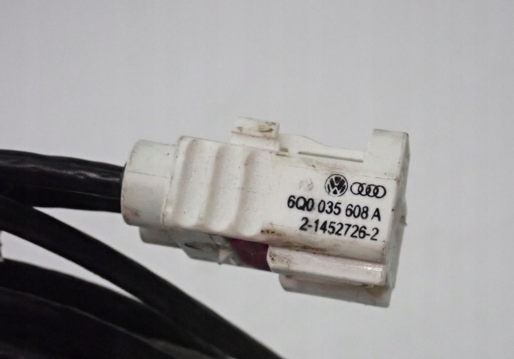 фото №7, Установка антена tunera tv audi a8 d4 6q0035608a