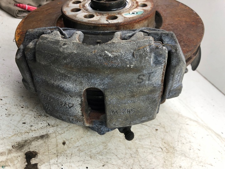 фото №11, Vw golf v поворотный кулак правые перед 1k0