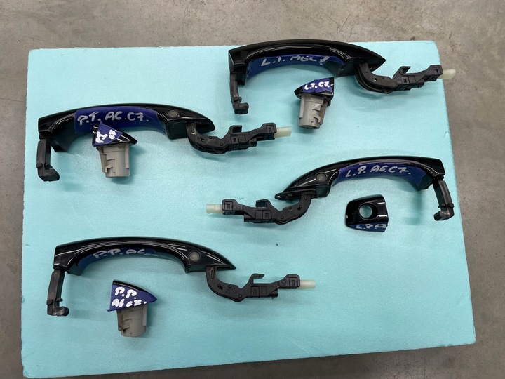 фото №1, Ручка keyless a6 a7 c7 q7 led перед зад ly9t оригінал комплектна