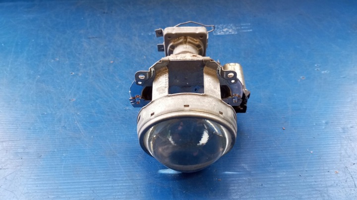фото №7, Линза лампы правое перед ксенон citroen c4 89204111 2004- 89035459