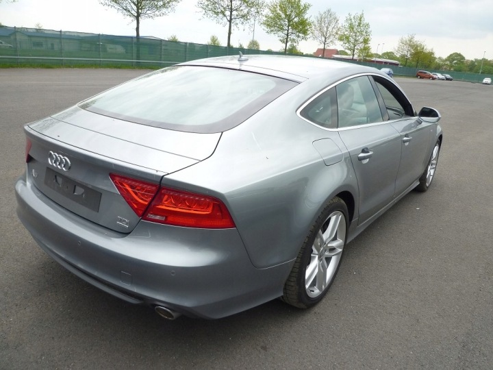 фото №10, Audi a7 s7 бампер задній pdc s-line q4q4 ly7g сірий 4g8807511ac 4g88070