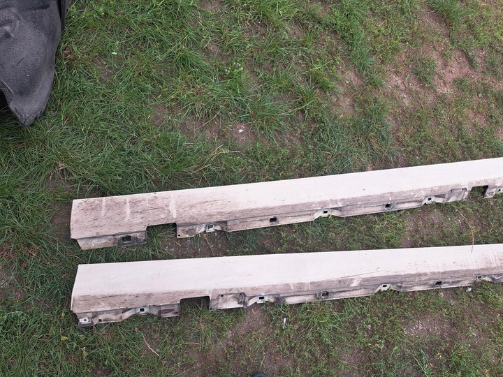 фото №2, Mercedes w247 накладка порогова ліва поріг лівий