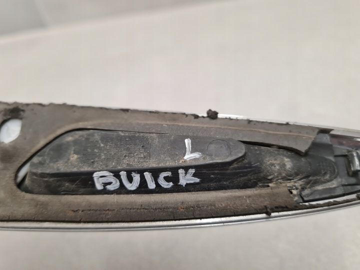 фото №8, Захват заборщик воздухосборник воздуха капота левое buick regal