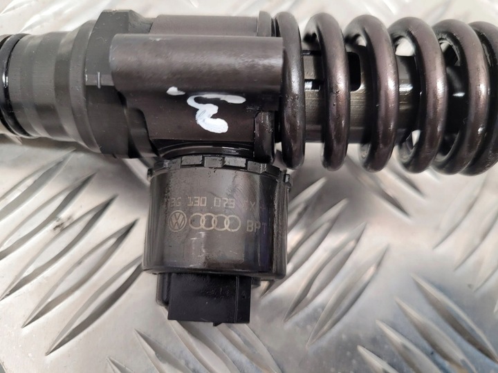 фото №8, Volkswagen touran i 2006 инжектор топлива