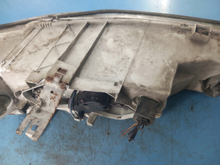фото №15, Фара праве ford mondeo mk2 96-00r