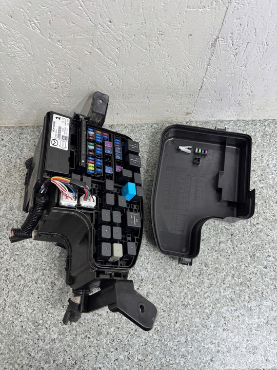 фото №1, Коробка запобіжників mazda 3 bm 2013-2017 g46c-675x0