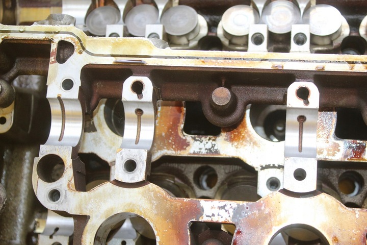 фото №9, Головка audi a4 b6 b7 vw passat b5 2.0 b alt 06b103373am 06b103127p