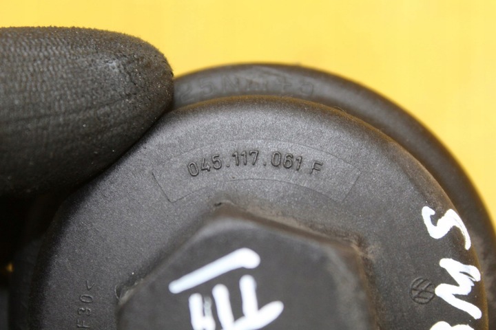 фото №5, Гвинт радіатор масла 045117061f ibiza iii 1.4