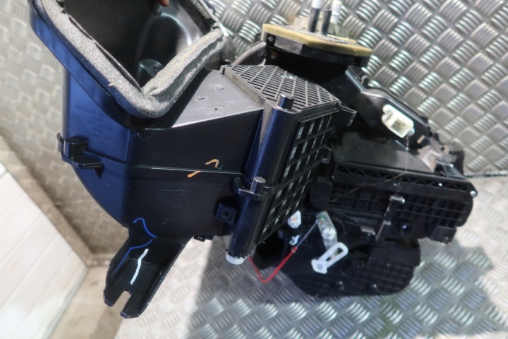 фото №8, Ford fiesta mk7 отопитель 8v51-18478ap 8v5118478ap