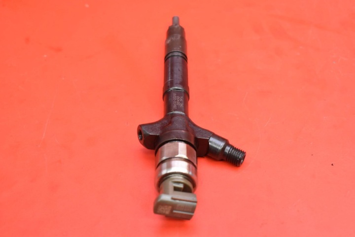 фото №7, Форсунка инжектор тест 23670-0g010 toyota avensis t25 2.0 d-4d 116 km
