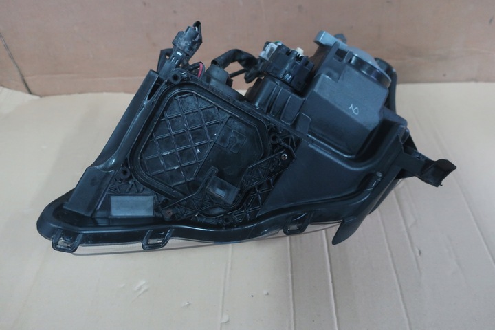 фото №8, Toyota avensis ii t25 рестайлінг лампа перед права оригінал європа 06-08