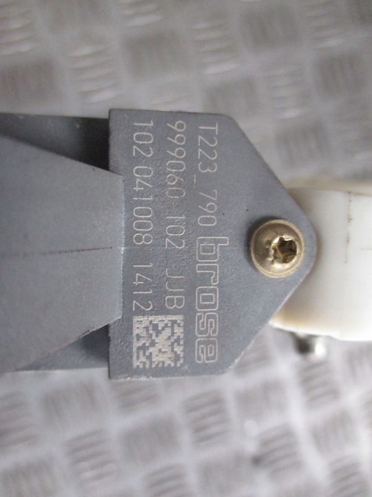 фото №8, Двигунчик скла лівий зад toyota avensis t25 02-06r