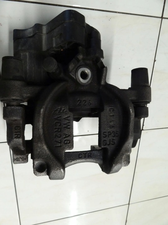 фото №1, Vw t-roc 2021 1.5 tsi суппорт тормозной правые зад 5q0615406gp