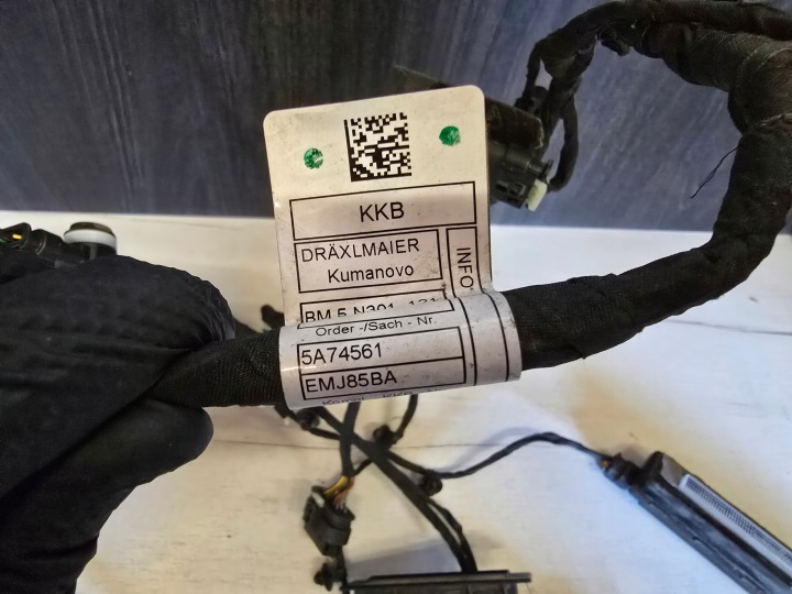 фото №9, Instalacja pdc бампера зад датчики лампочки свет bmw g70 5a74561 5a74560