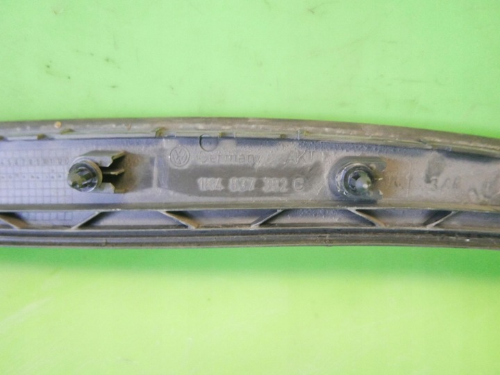 фото №7, Планка прокладка двері права перед 1k4837382c vw golf v hb 5d 03-09