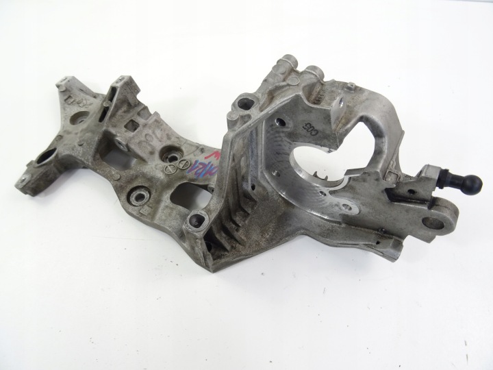 фото №9, Vw кронштейн  генератора 04l903143 d = e