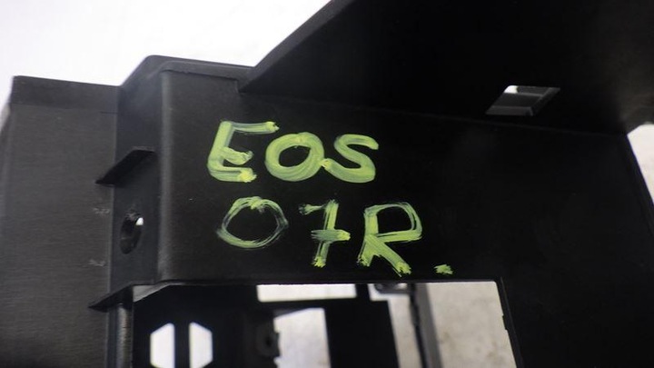 фото №8, Рамка защита радио навигации панель vw eos 1q0858069e 1q0858071e