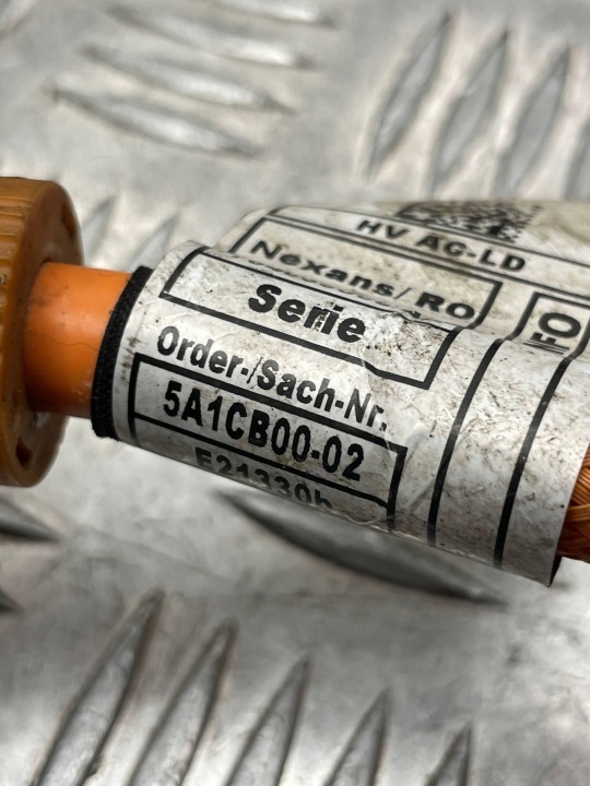 фото №13, Bmw (oem) 5a1cb00 3' g20 трубка  установка гнездо зарядки