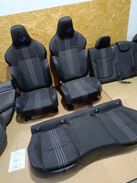 фото №8, Сиденья комплект диван зад megane iv gt